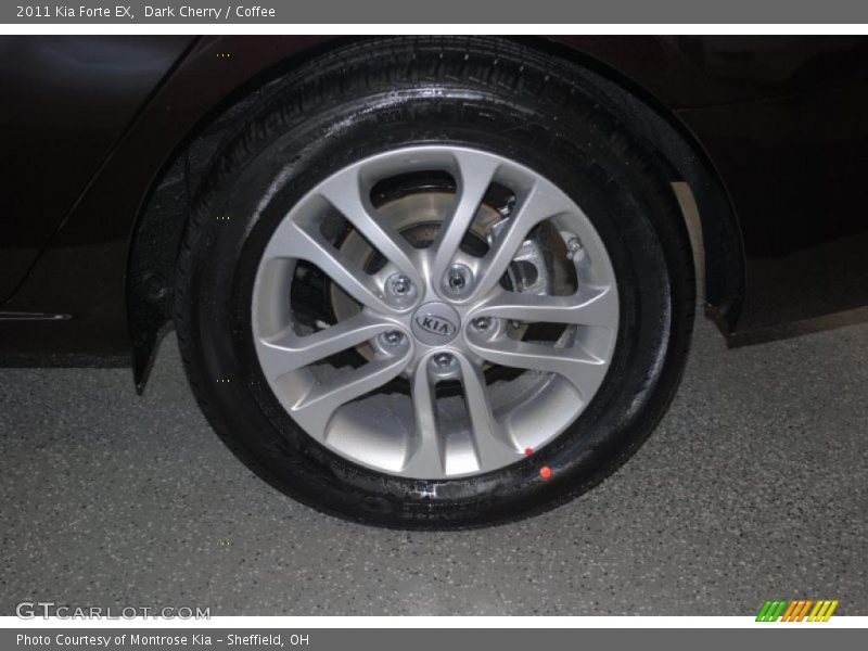 Dark Cherry / Coffee 2011 Kia Forte EX