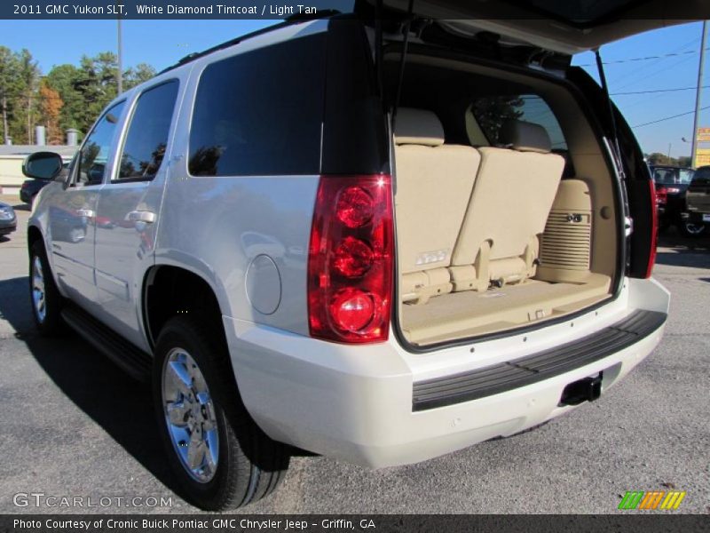 White Diamond Tintcoat / Light Tan 2011 GMC Yukon SLT