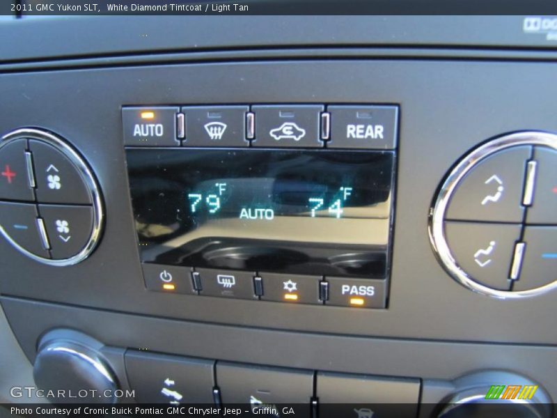 White Diamond Tintcoat / Light Tan 2011 GMC Yukon SLT