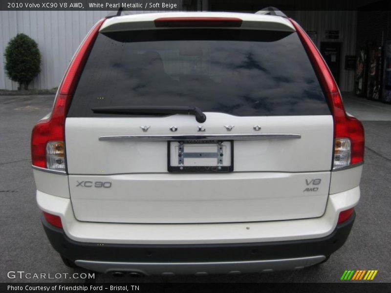 White Pearl Metallic / Soft Beige 2010 Volvo XC90 V8 AWD