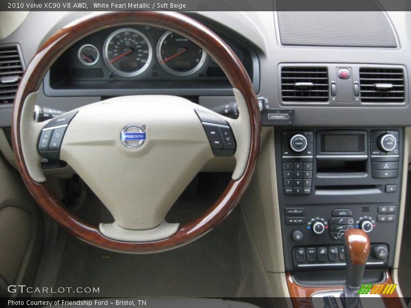 Dashboard of 2010 XC90 V8 AWD