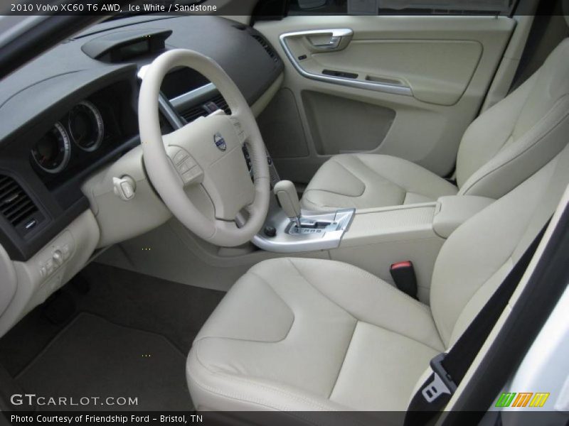 Ice White / Sandstone 2010 Volvo XC60 T6 AWD