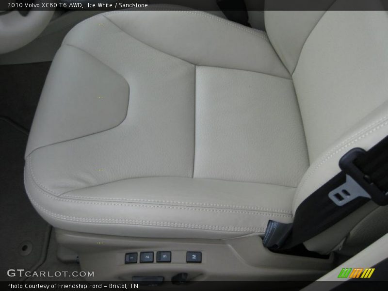 Ice White / Sandstone 2010 Volvo XC60 T6 AWD