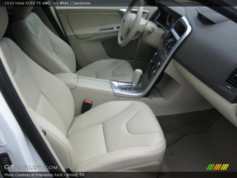 Ice White / Sandstone 2010 Volvo XC60 T6 AWD
