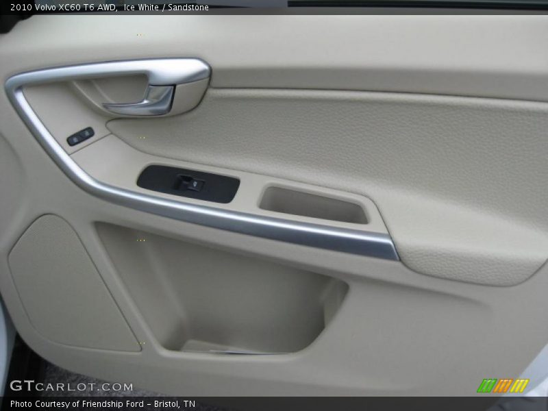 Ice White / Sandstone 2010 Volvo XC60 T6 AWD