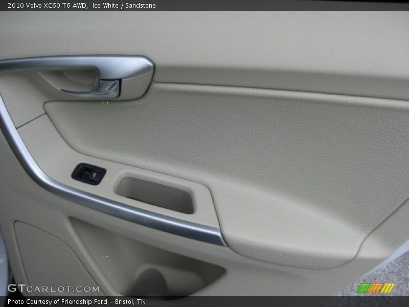 Ice White / Sandstone 2010 Volvo XC60 T6 AWD