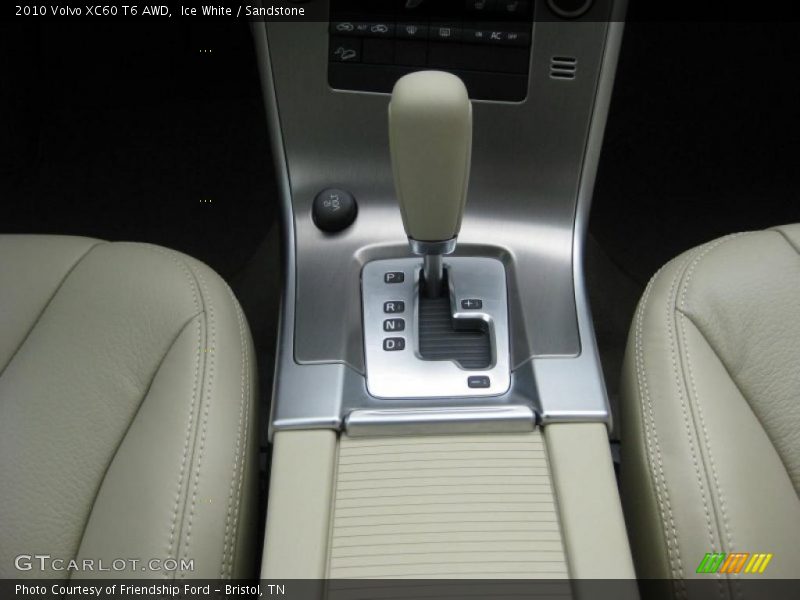 Ice White / Sandstone 2010 Volvo XC60 T6 AWD