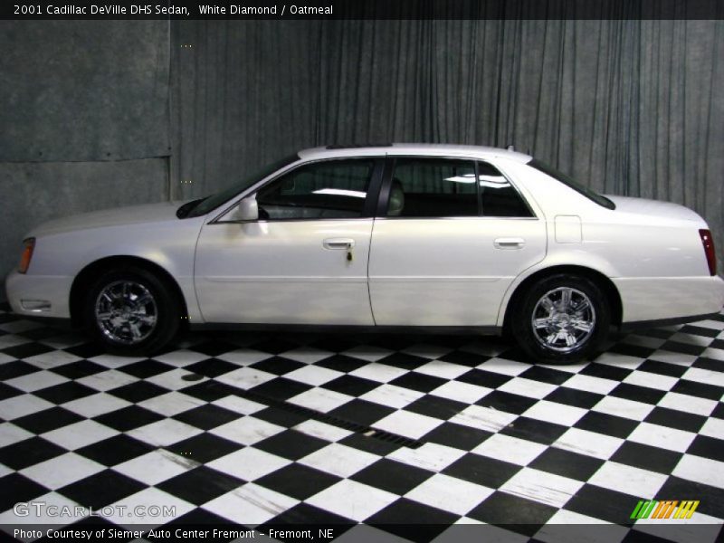 White Diamond / Oatmeal 2001 Cadillac DeVille DHS Sedan