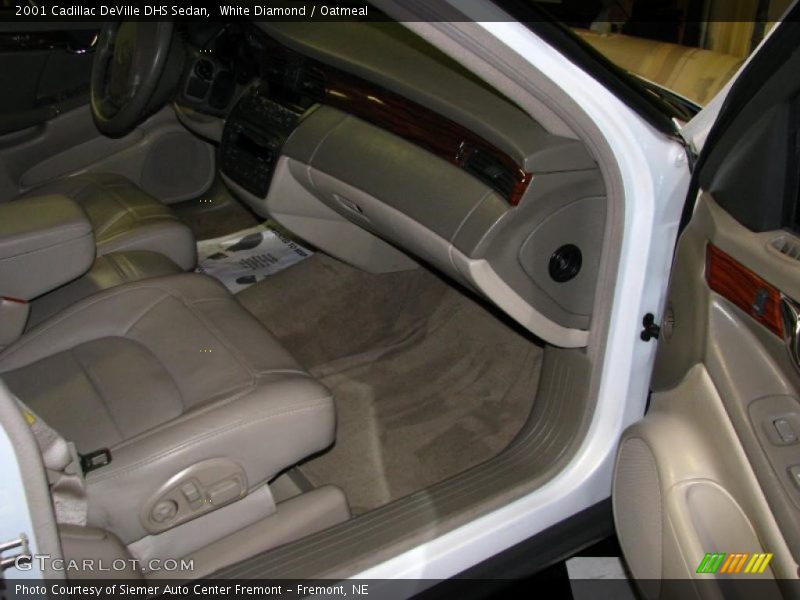 White Diamond / Oatmeal 2001 Cadillac DeVille DHS Sedan