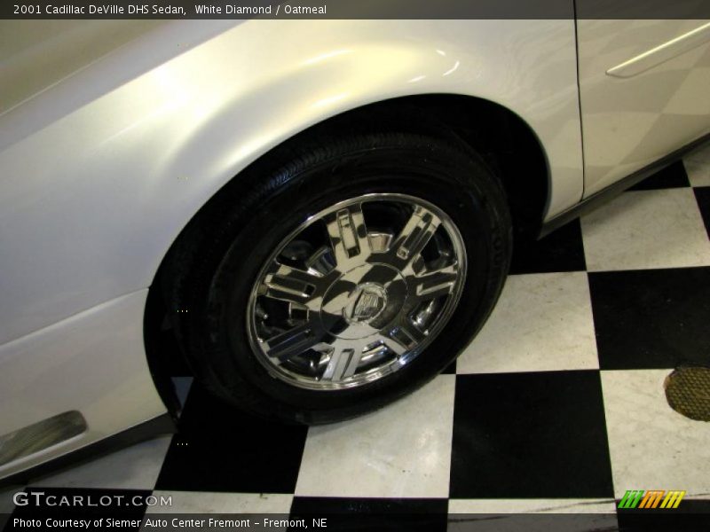 White Diamond / Oatmeal 2001 Cadillac DeVille DHS Sedan