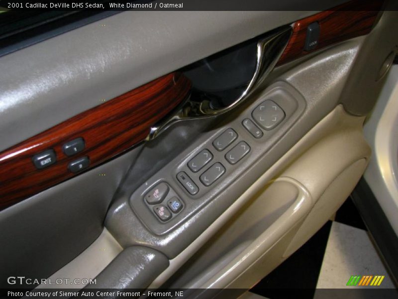 White Diamond / Oatmeal 2001 Cadillac DeVille DHS Sedan