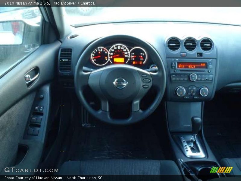 Radiant Silver / Charcoal 2010 Nissan Altima 2.5 S
