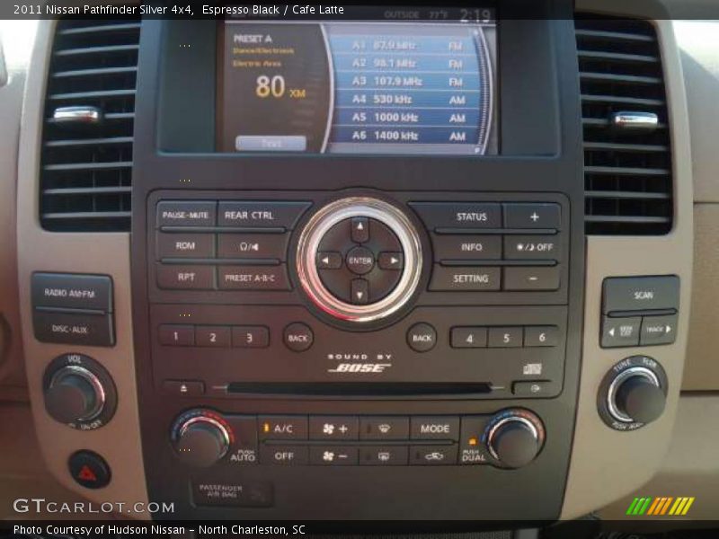 Controls of 2011 Pathfinder Silver 4x4