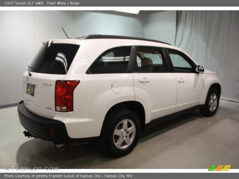 Pearl White / Beige 2007 Suzuki XL7 AWD