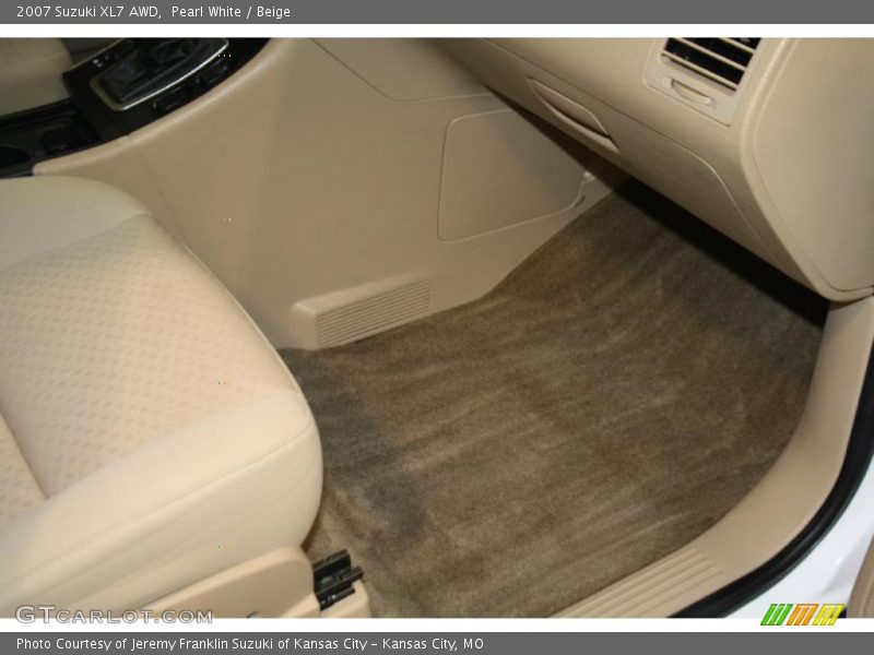 Pearl White / Beige 2007 Suzuki XL7 AWD