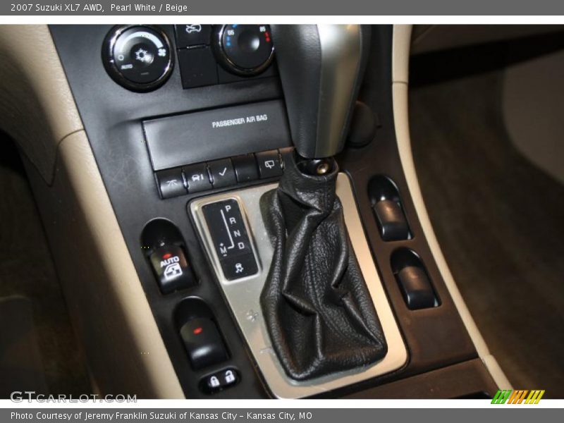 Pearl White / Beige 2007 Suzuki XL7 AWD