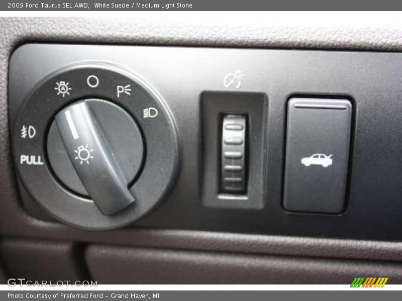 White Suede / Medium Light Stone 2009 Ford Taurus SEL AWD