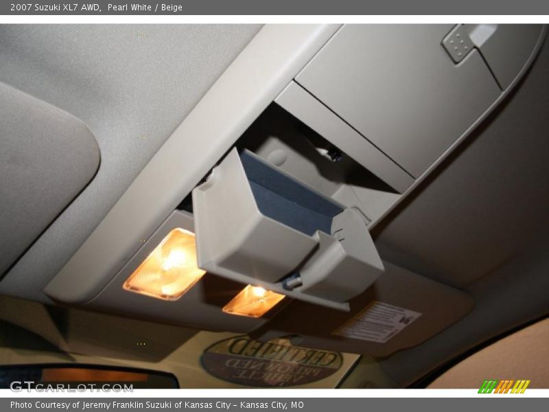 Pearl White / Beige 2007 Suzuki XL7 AWD