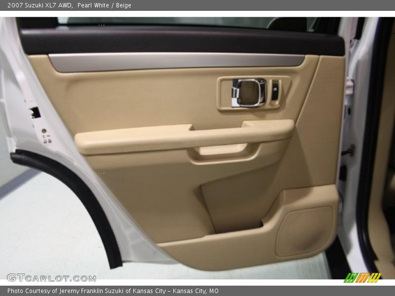 Pearl White / Beige 2007 Suzuki XL7 AWD