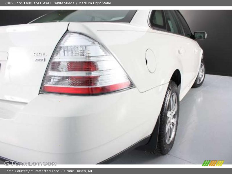 White Suede / Medium Light Stone 2009 Ford Taurus SEL AWD