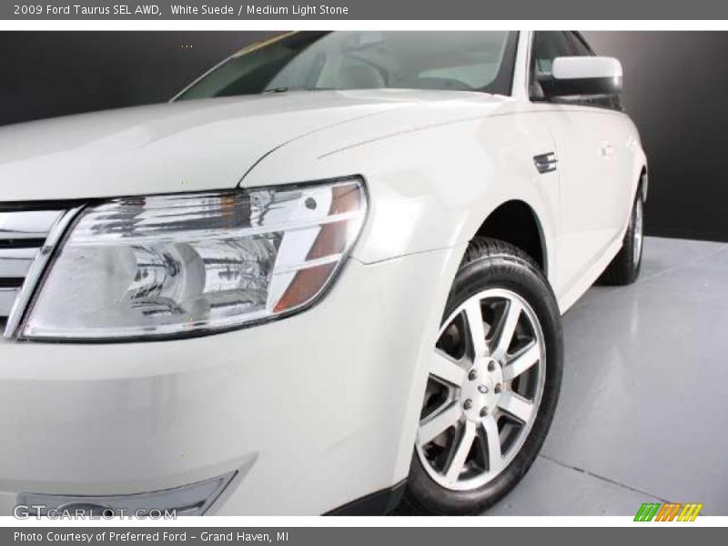 White Suede / Medium Light Stone 2009 Ford Taurus SEL AWD