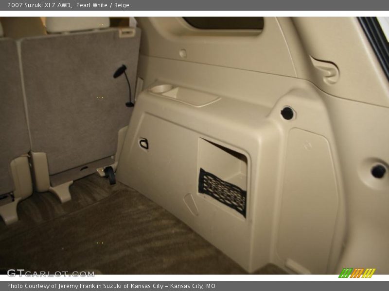 Pearl White / Beige 2007 Suzuki XL7 AWD