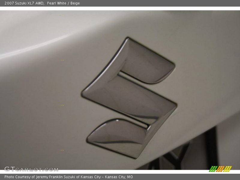 Pearl White / Beige 2007 Suzuki XL7 AWD