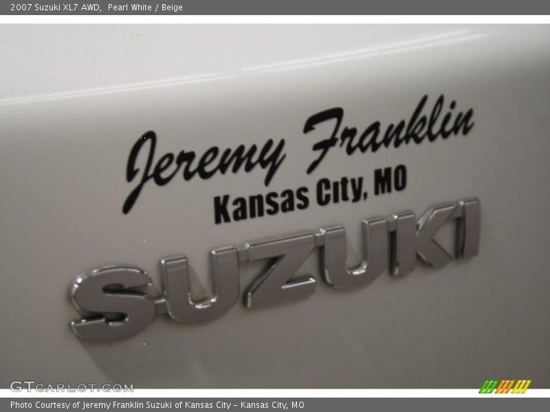 Pearl White / Beige 2007 Suzuki XL7 AWD