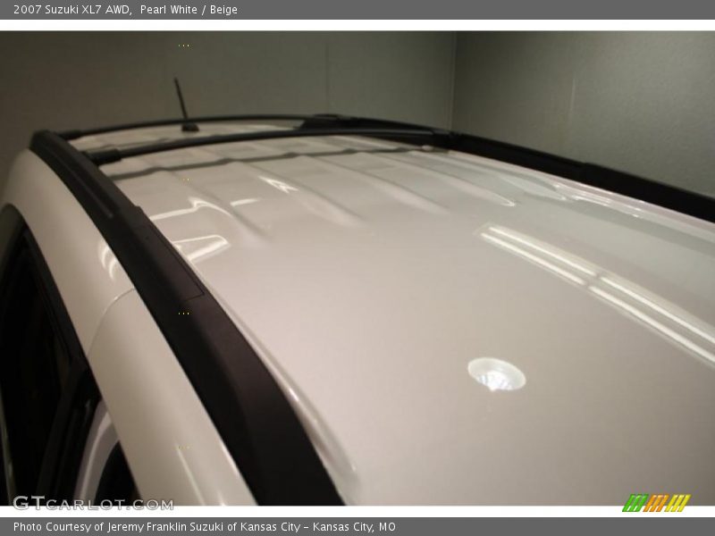 Pearl White / Beige 2007 Suzuki XL7 AWD