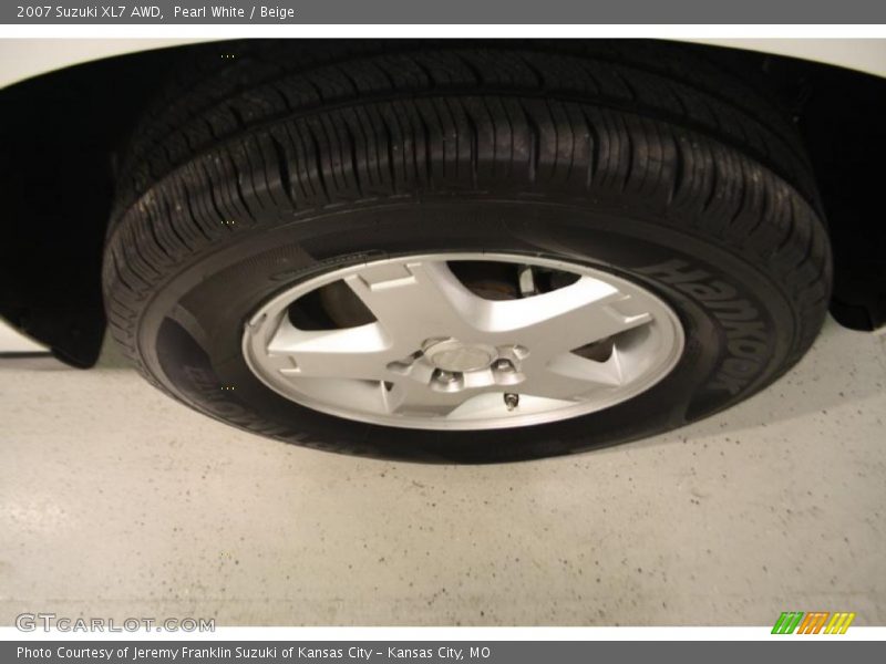 Pearl White / Beige 2007 Suzuki XL7 AWD