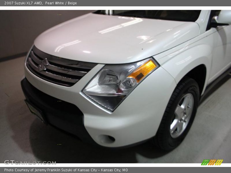 Pearl White / Beige 2007 Suzuki XL7 AWD