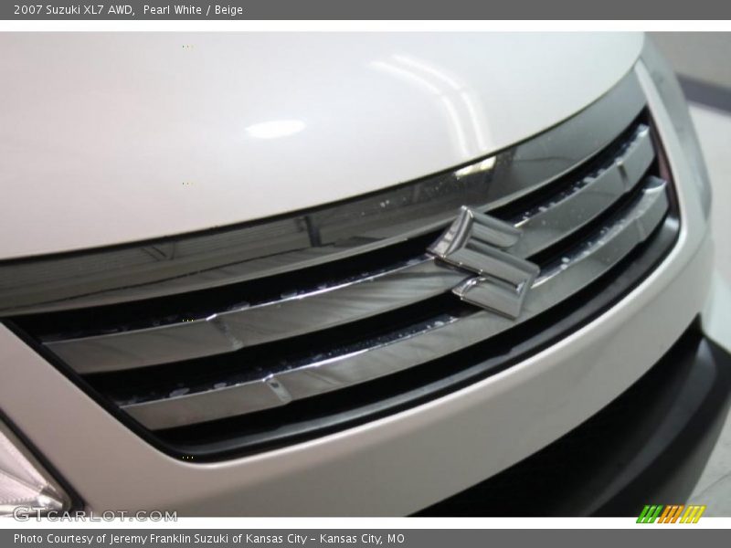 Pearl White / Beige 2007 Suzuki XL7 AWD