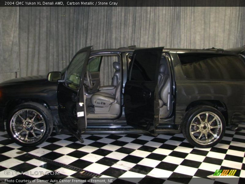 Carbon Metallic / Stone Gray 2004 GMC Yukon XL Denali AWD