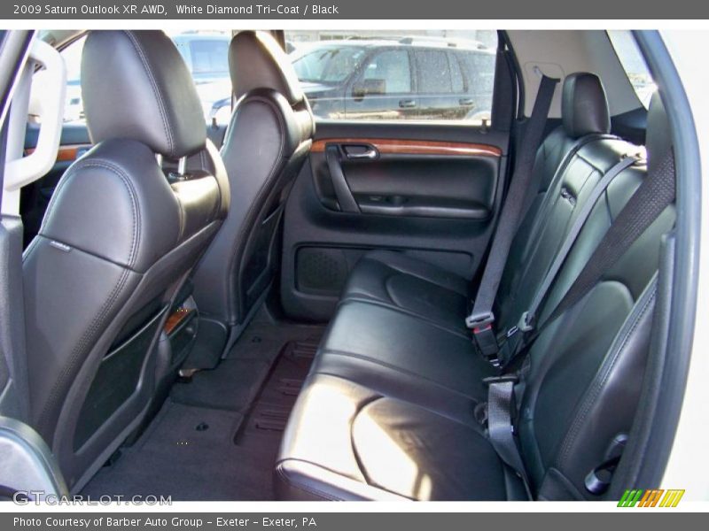 White Diamond Tri-Coat / Black 2009 Saturn Outlook XR AWD