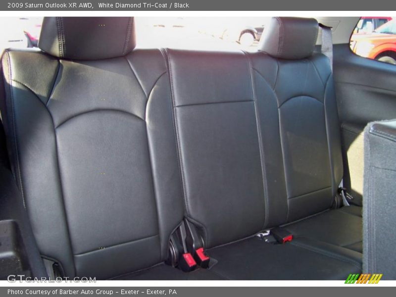 White Diamond Tri-Coat / Black 2009 Saturn Outlook XR AWD