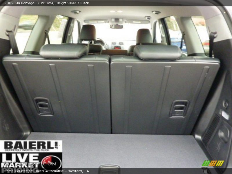 Bright Silver / Black 2009 Kia Borrego EX V6 4x4