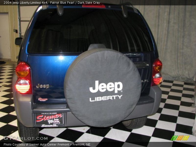 Patriot Blue Pearl / Dark Slate Gray 2004 Jeep Liberty Limited 4x4