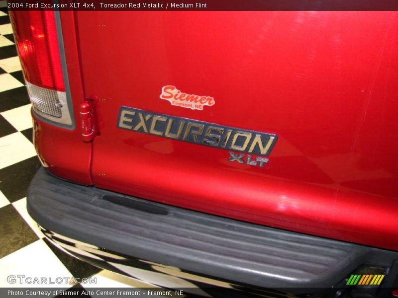 Toreador Red Metallic / Medium Flint 2004 Ford Excursion XLT 4x4