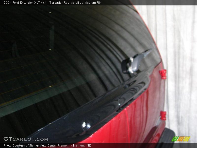 Toreador Red Metallic / Medium Flint 2004 Ford Excursion XLT 4x4