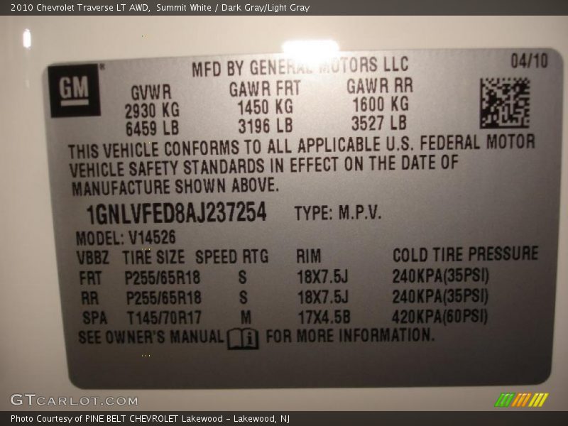 Summit White / Dark Gray/Light Gray 2010 Chevrolet Traverse LT AWD