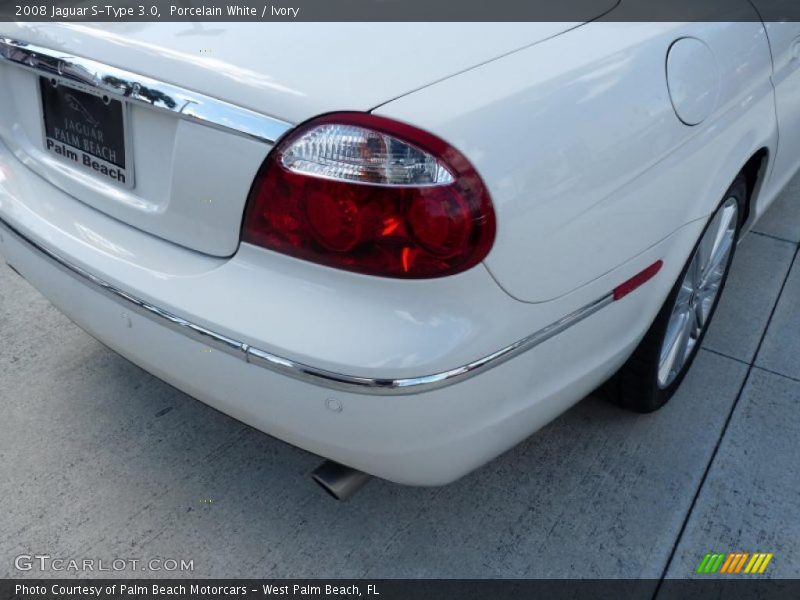 Porcelain White / Ivory 2008 Jaguar S-Type 3.0