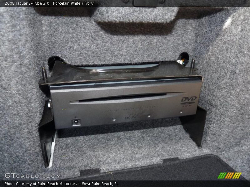 Porcelain White / Ivory 2008 Jaguar S-Type 3.0