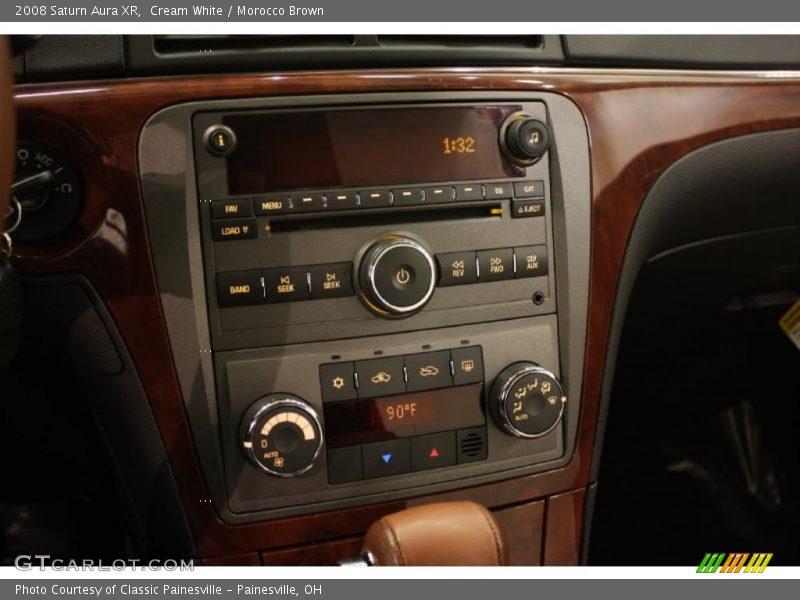 Cream White / Morocco Brown 2008 Saturn Aura XR