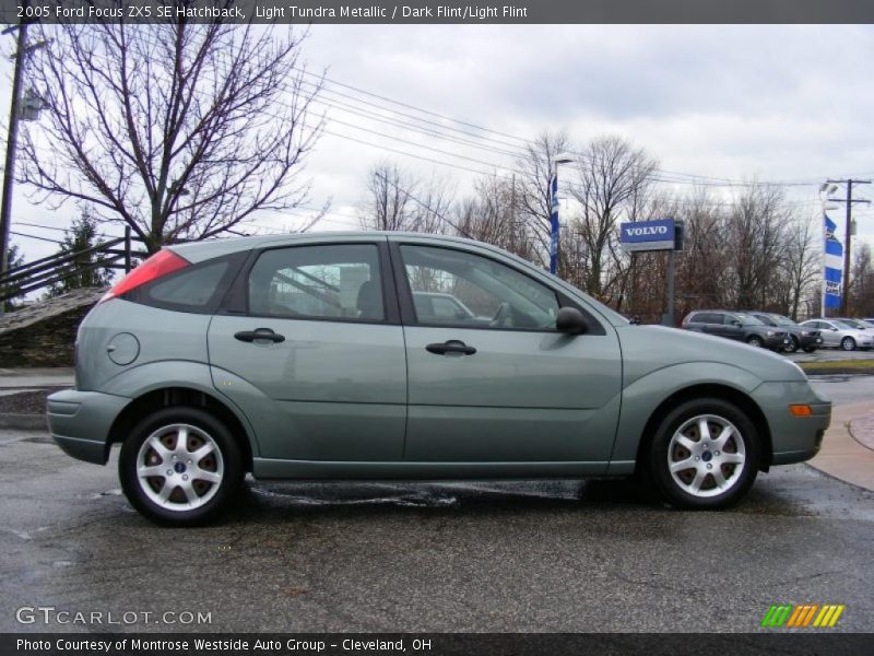  2005 Focus ZX5 SE Hatchback Light Tundra Metallic