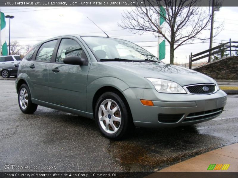  2005 Focus ZX5 SE Hatchback Light Tundra Metallic