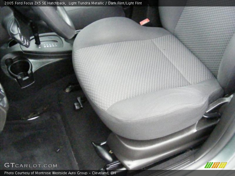 Light Tundra Metallic / Dark Flint/Light Flint 2005 Ford Focus ZX5 SE Hatchback