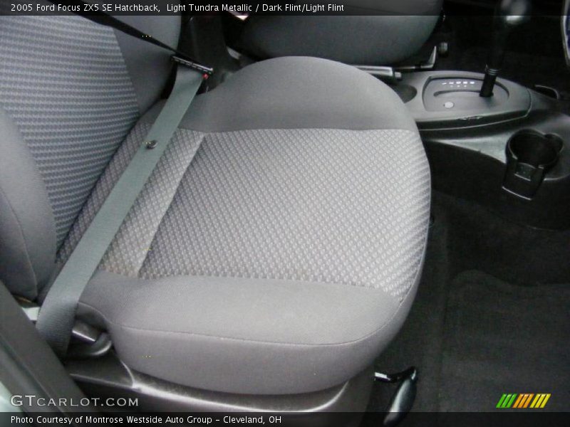 Light Tundra Metallic / Dark Flint/Light Flint 2005 Ford Focus ZX5 SE Hatchback