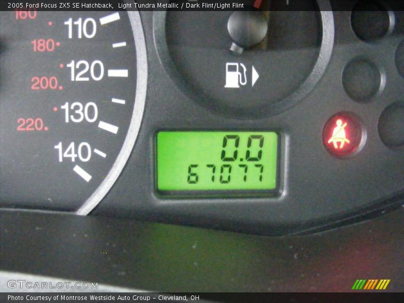 Light Tundra Metallic / Dark Flint/Light Flint 2005 Ford Focus ZX5 SE Hatchback