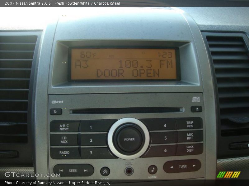 Fresh Powder White / Charcoal/Steel 2007 Nissan Sentra 2.0 S