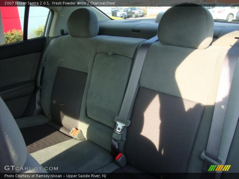 Fresh Powder White / Charcoal/Steel 2007 Nissan Sentra 2.0 S